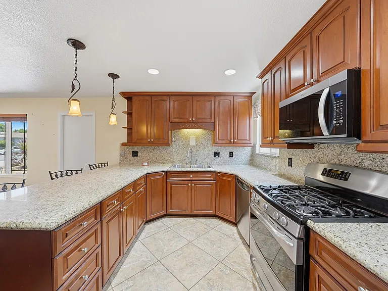 754 Guava Ave — Photo 15