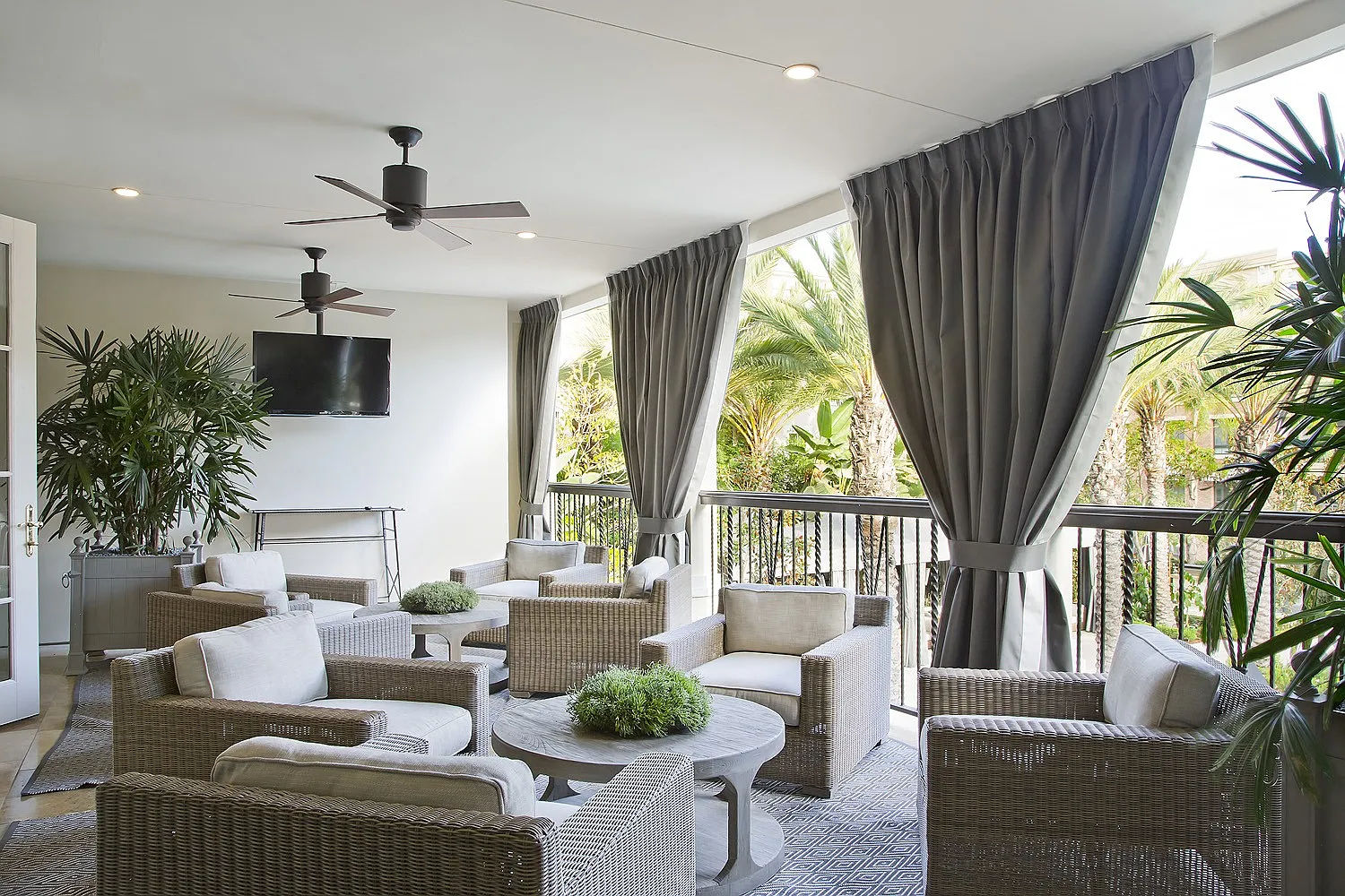 The Americana at Brand Luxury Apartments — Photo 2