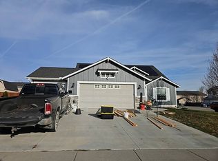 600 SW Nugget St, Mountain Home, ID 83647