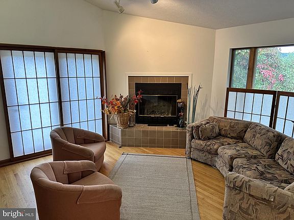 3rd image of 346 Earl Weber Rd