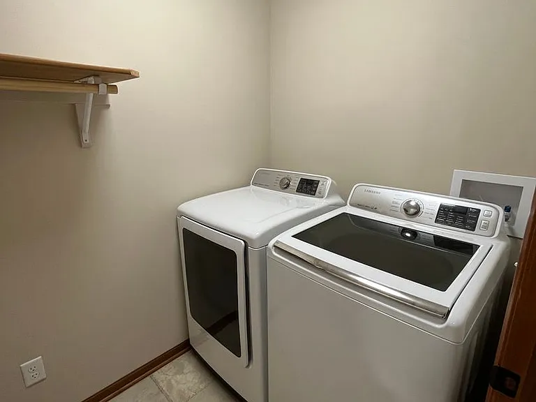 7825 Yankee Woods Dr — Photo 14