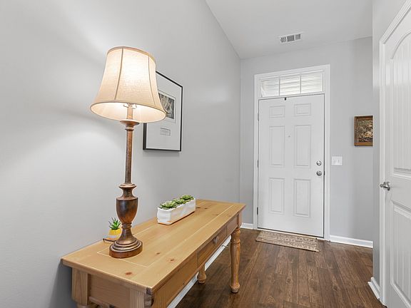 4th image of 513 Larkin Ct