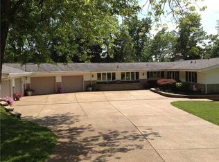 525 Coal Valley Rd, Jefferson Hills, PA 15025