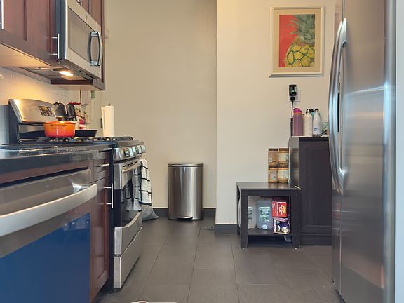 4th image of 680 W End Ave #3D