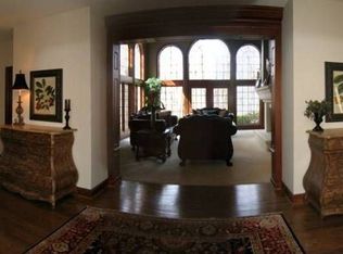 8 Riverhills Ln, Toledo, OH 43623