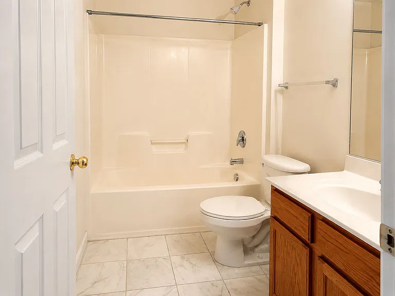 913 Tiger Ln — Photo 17