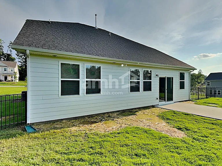 6114 Rosemore Ln — Photo 32