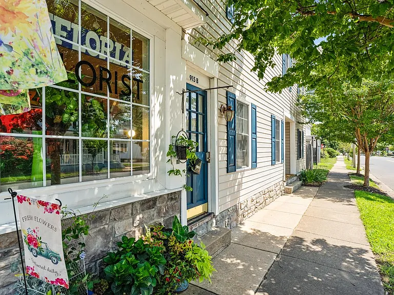 915 Lafayette Blvd #B — Photo 31