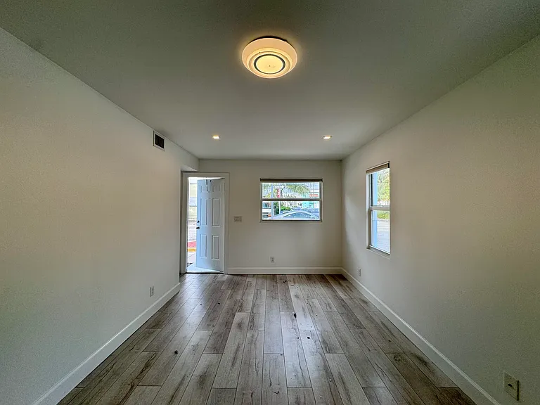 102 S K St #1 — Photo 18