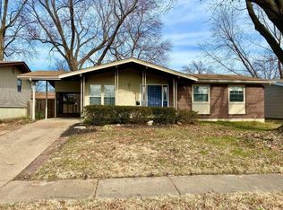 1305 Leisure Dr, Florissant, MO