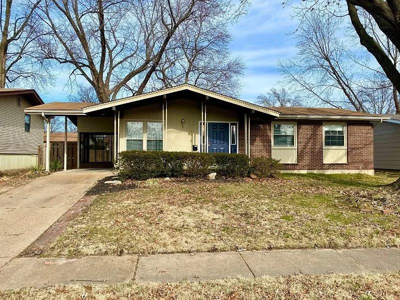 1305 Leisure Dr photo 1