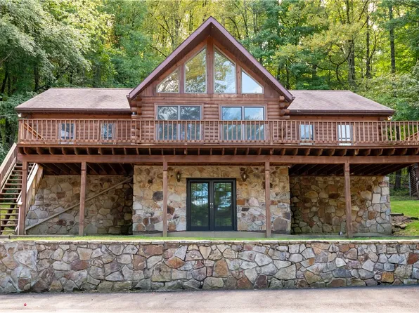 229 Pine Knob Rd, Hopwood, PA 15445