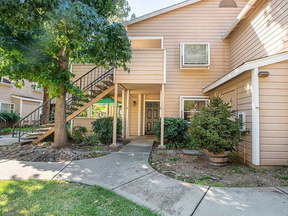 1st image of 720 Canyon Oaks Dr APT D
