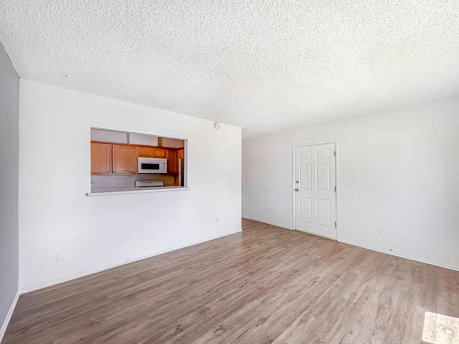 2 bed, $2,600 — Photo 3
