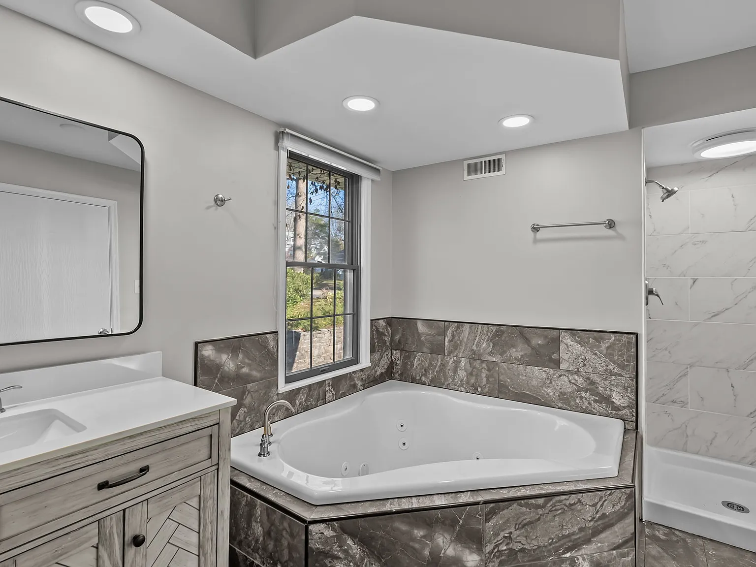 8977 Big Bend Blvd — Photo 3