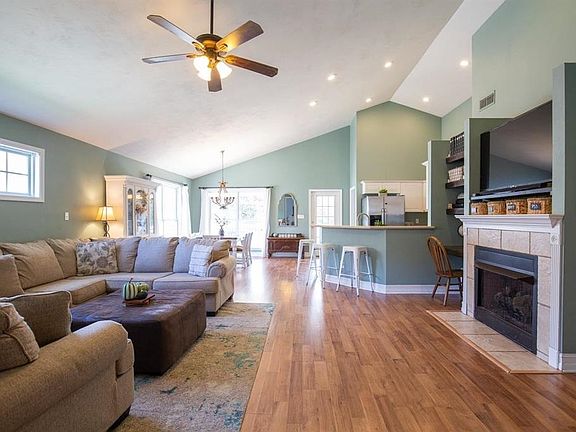 5th image of 2662 Heathrow Dr