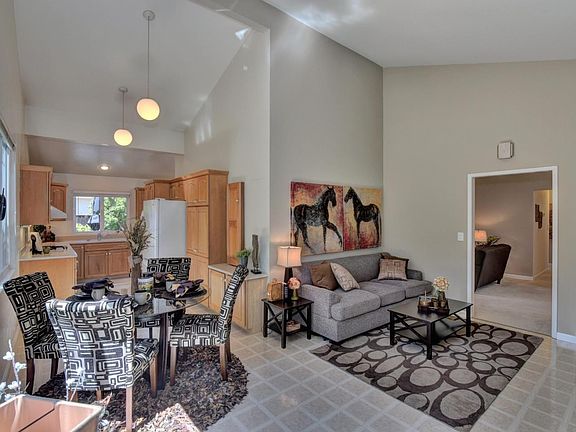 2nd image of 973 Bermuda Ct