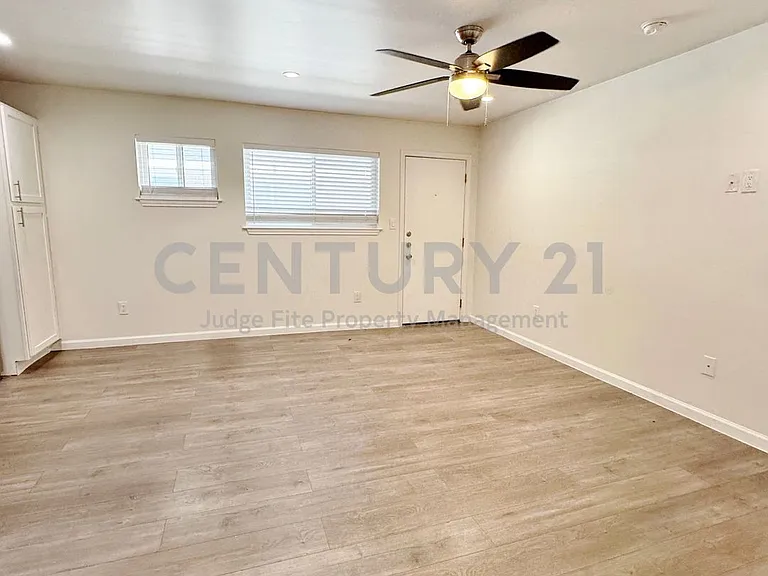 5010 San Jacinto St #204 — Photo 3