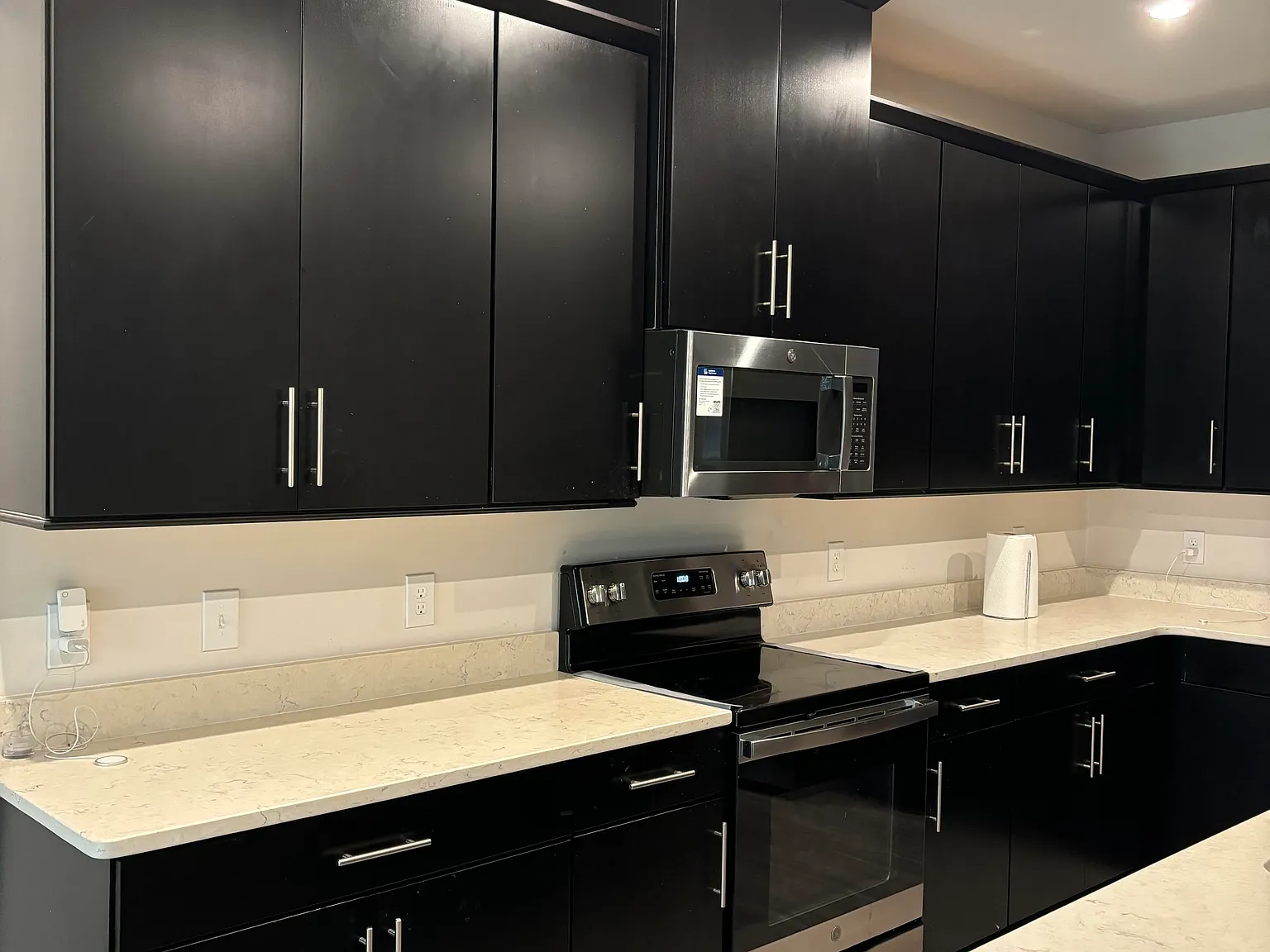 3 bed, 2.5 bath, 1770 sqft, $2,200 — Photo 1