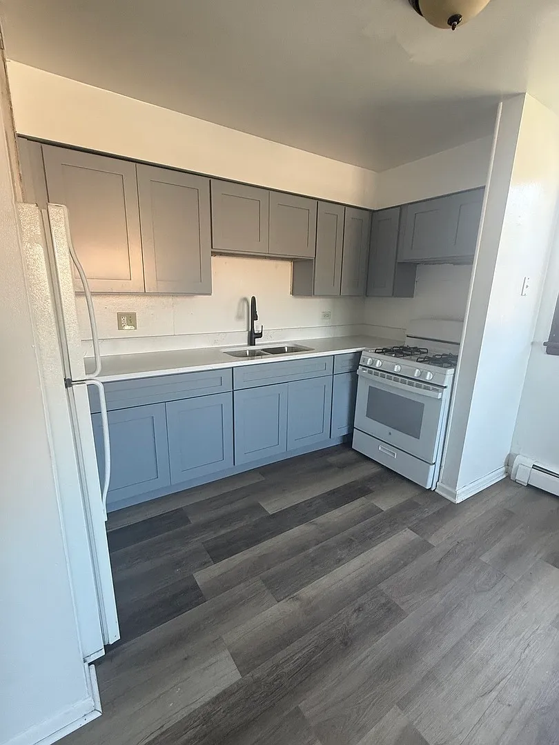 1 bed, 600 sqft, $1,350 — Photo 2
