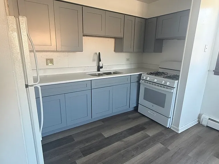 1627 Woodbine Dr #2 — Photo 1