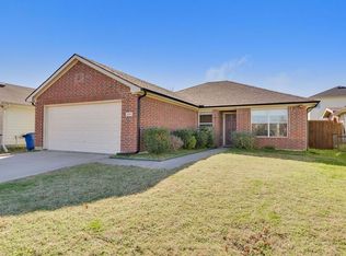 1944 Sampsell Dr, Grand Prairie, TX 75051