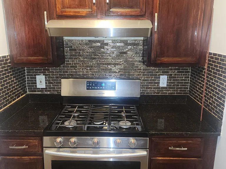 836 Atwells Ave — Photo 7
