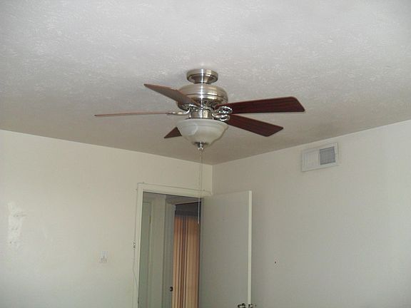 5th image of 5618 Marina Dr #32F