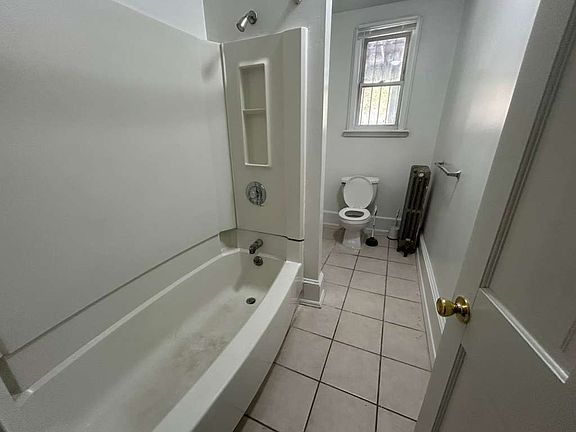 5th image of 4133 Ridge Ave APT 1