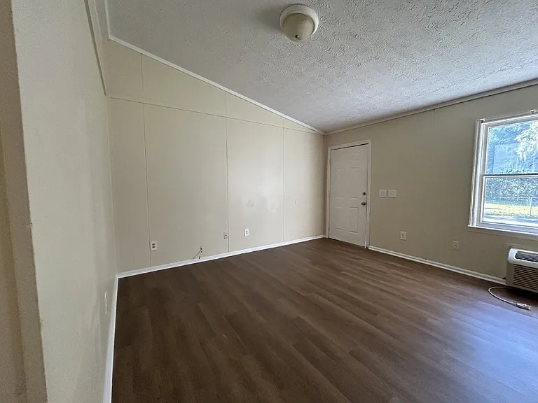 101 Edelle Osgood Ave #A — Photo 2