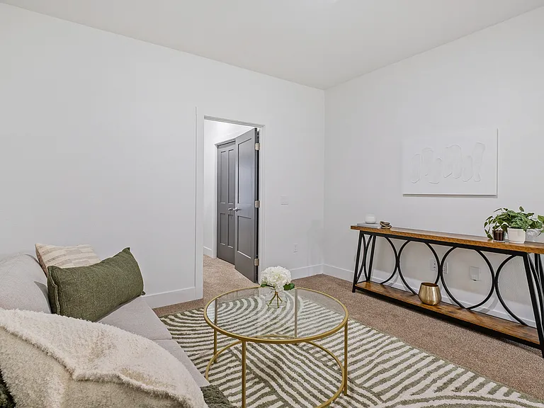 Coopers Landing Apartments — Photo 13