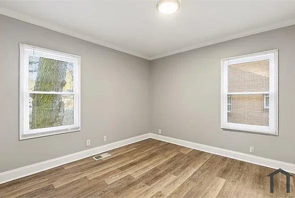 1137 White Oak Ave SW — Photo 14