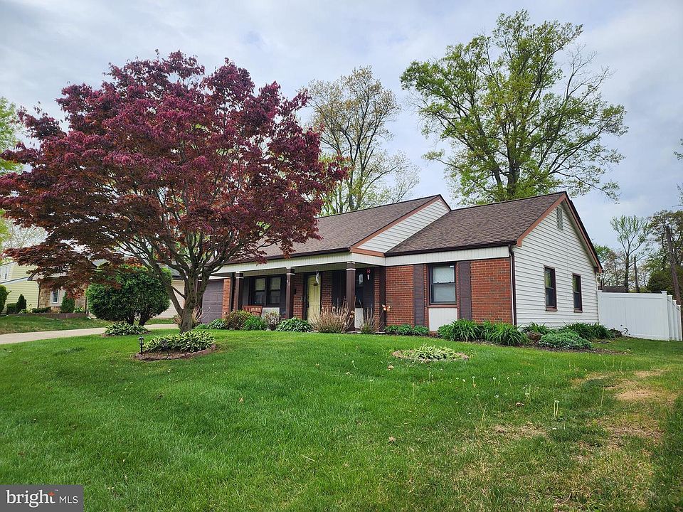 2nd image of 42 Neptune Ln
