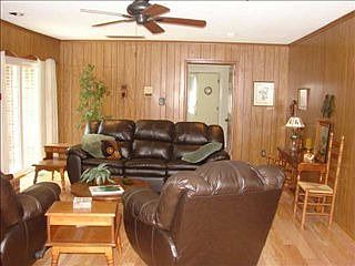 5th image of 110 Twin Lakes Dr