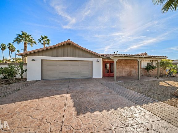 4th image of 365 E Mesquite St