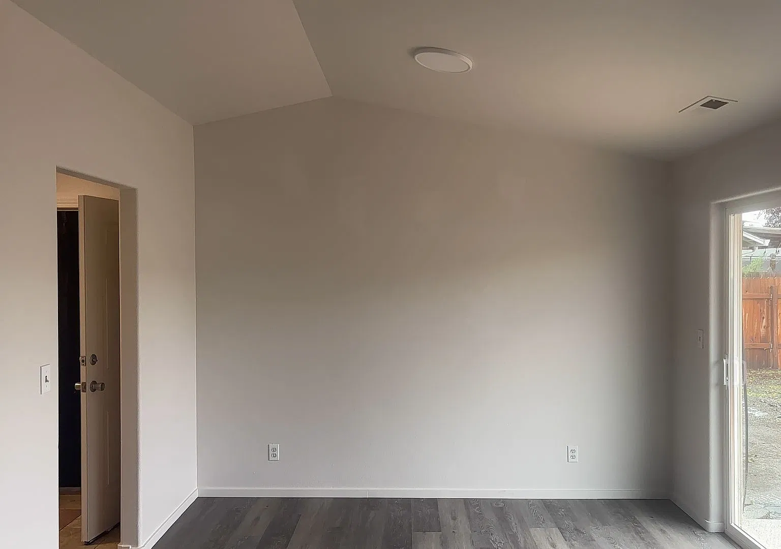 120 Shaffer Court 3 bed 2 bath with garage — Photo 4