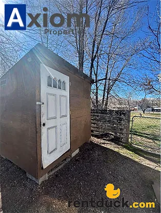 3 bedroom 1 bathroom home with large fenced yard! — Photo 6