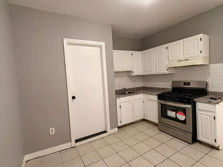 264 S 1st St #1 — Photo 7