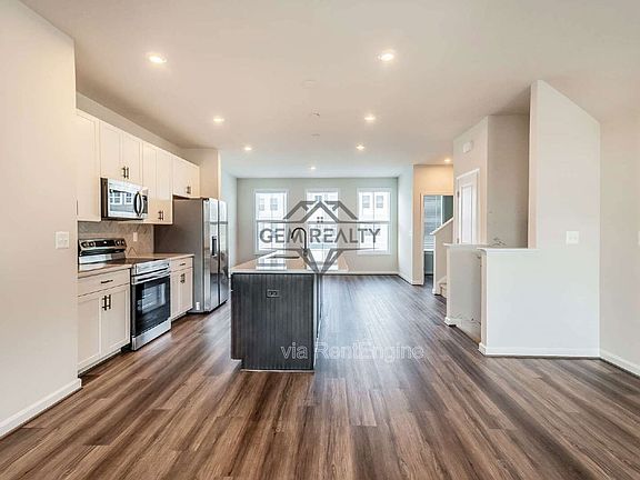 5th image of 7715 Harlow Cir