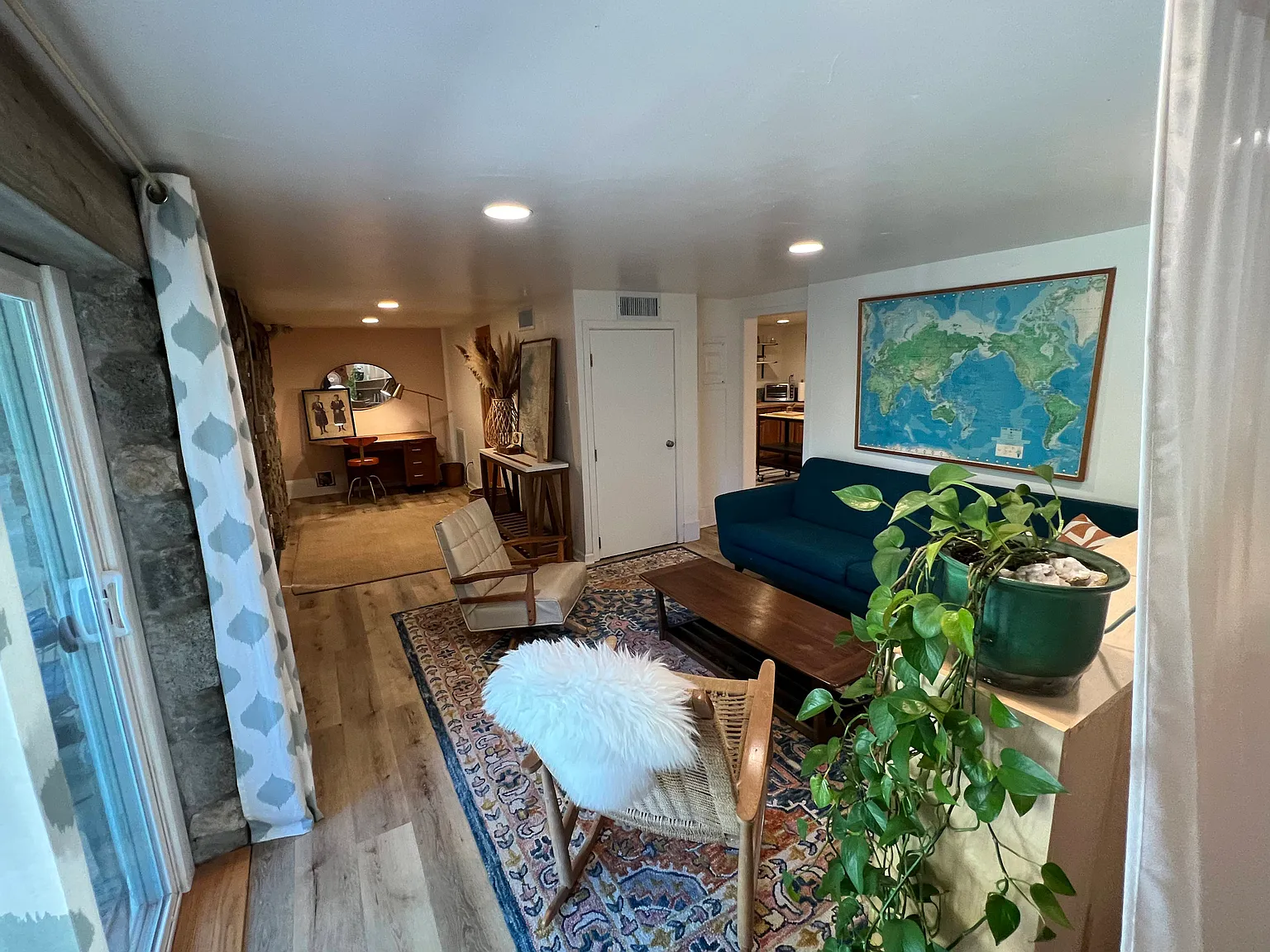 318 Clay St — Photo 3