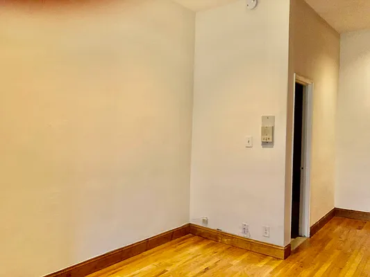 Rented by Bond New York | media 22