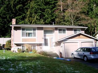 17330 Meadowdale Dr, Lynnwood, WA 98037