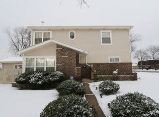 410 W Byron Ave, Addison, IL 60101