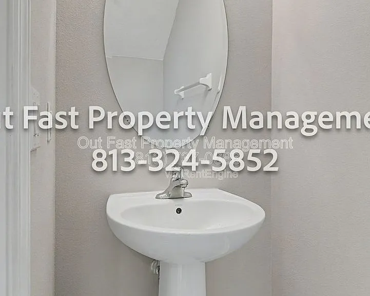 6919 Holly Heath Dr — Photo 29