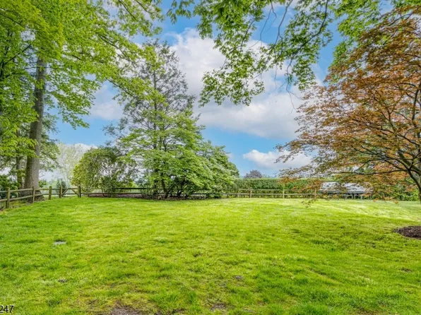 113 Golf Edge Dr, Westfield Town, NJ 07090