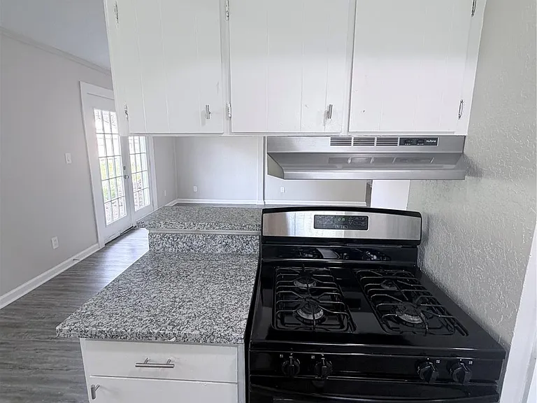 7705 Parker Rd — Photo 10