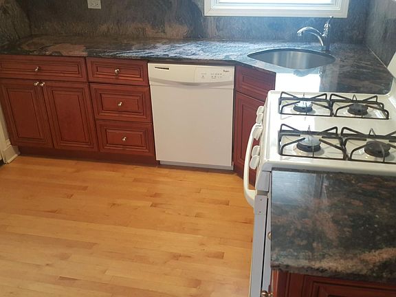 4th image of 3518 W Ainslie St