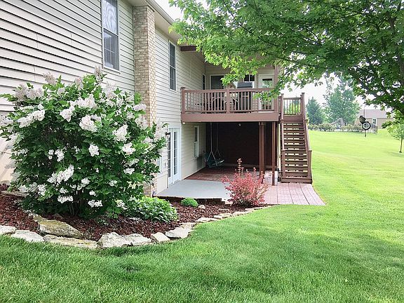 Lilac bush smells great !