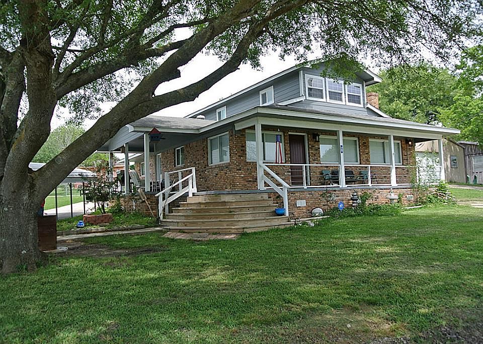 1st image of 70 W Lakeview Dr