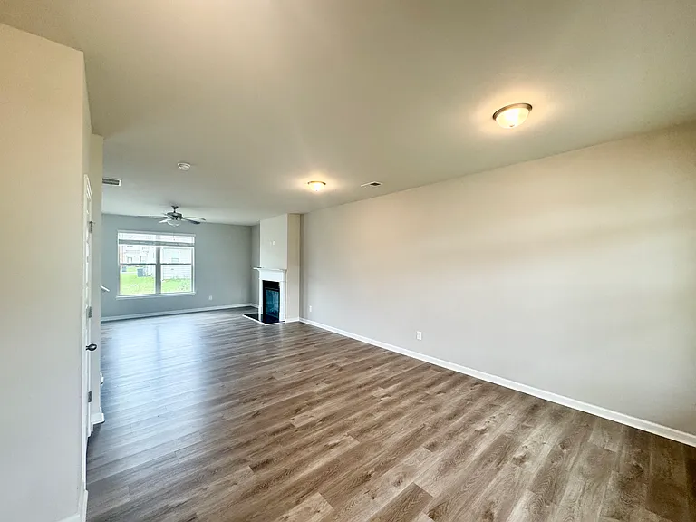 109 Denmon Ct — Photo 5